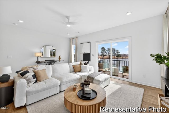 240 Periwinkle Place 41, Clayton, NC 27527