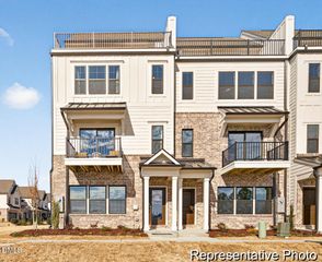 240 Periwinkle Place 41, Clayton, NC 27527