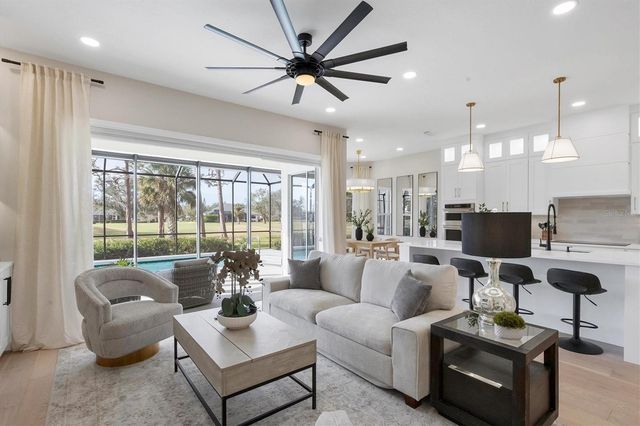 10114 GLENMORE AVENUE, Bradenton, FL 34202