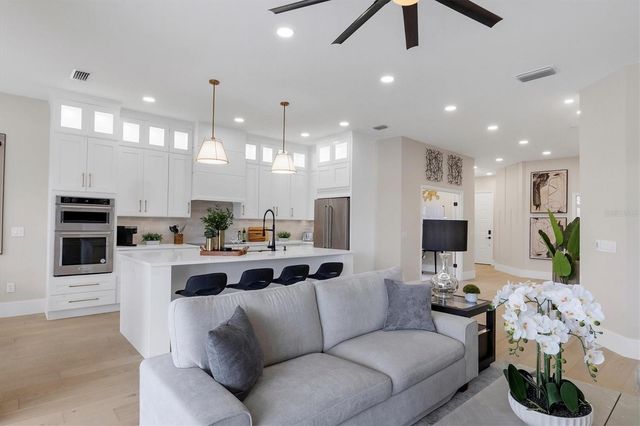 10114 GLENMORE AVENUE, Bradenton, FL 34202