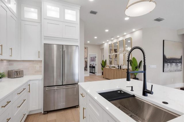 10114 GLENMORE AVENUE, Bradenton, FL 34202