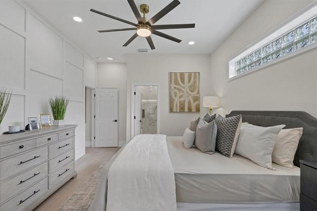 10114 GLENMORE AVENUE, Bradenton, FL 34202