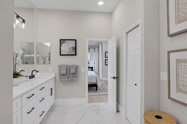 10114 GLENMORE AVENUE, Bradenton, FL 34202
