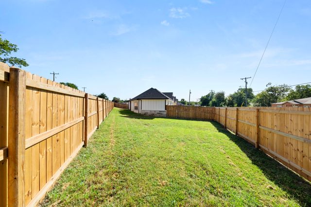 510 Washington Street, Ennis, TX 75119