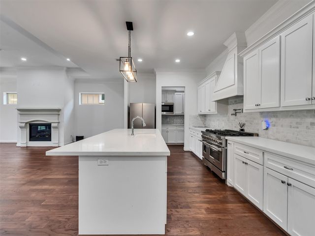 16011 Bridges Fairway Lane, Houston, TX 77068