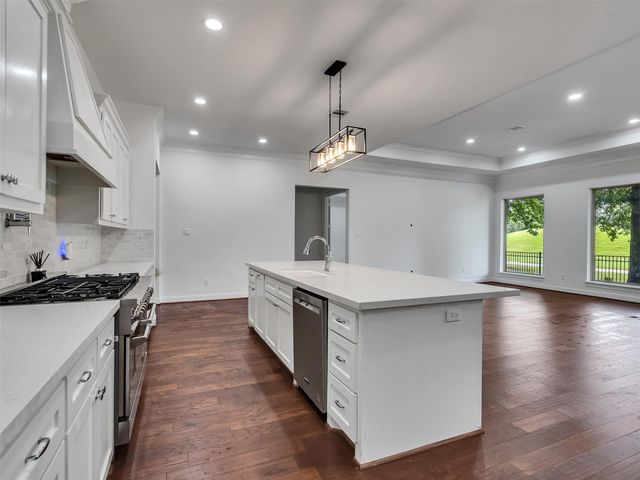 16011 Bridges Fairway Lane, Houston, TX 77068
