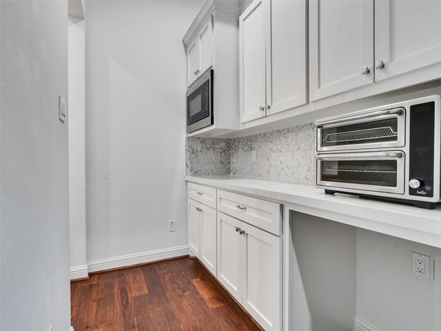 16011 Bridges Fairway Lane, Houston, TX 77068