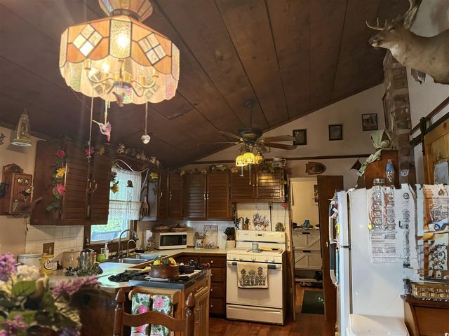 7645 Wolf Road, Bellevue, MI 49021