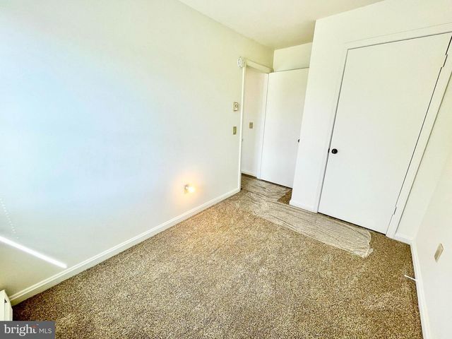 25 CAMELOT CT, Stewartstown, PA 17363