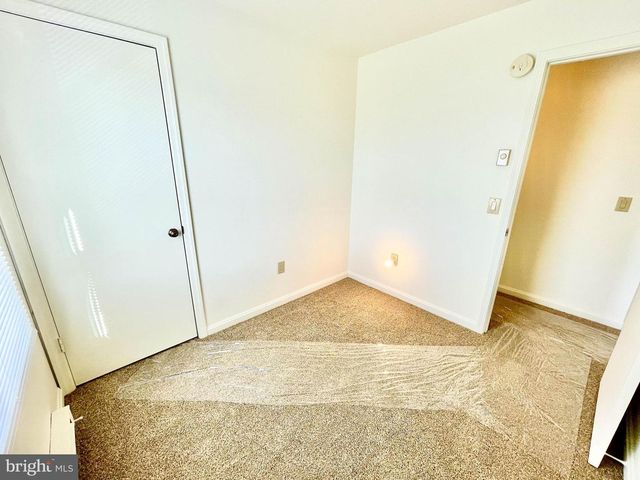 25 CAMELOT CT, Stewartstown, PA 17363