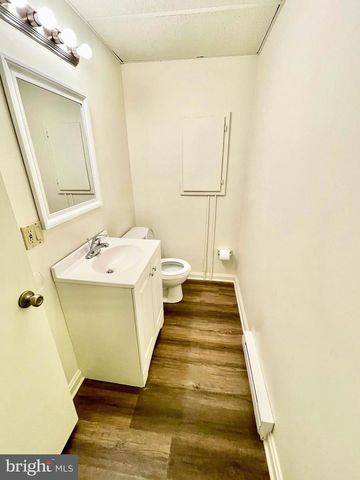 25 CAMELOT CT, Stewartstown, PA 17363