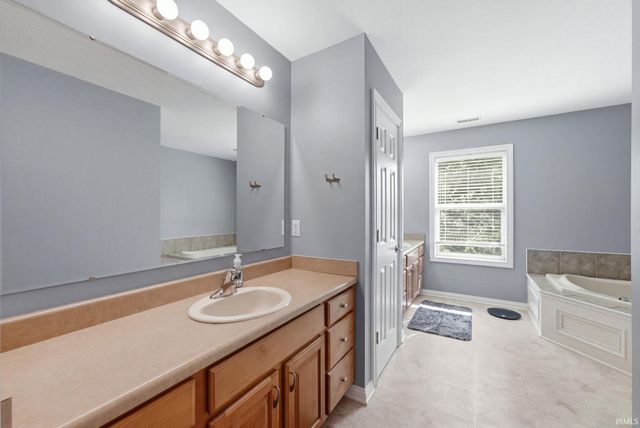 1209 Obsidian Lane, Fort Wayne, IN 46845