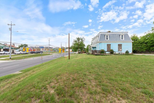321 S Lbj, San Marcos, TX 78666