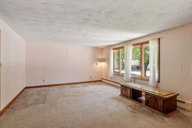 5 Fairmeadow Rd, Wilmington, MA 01887