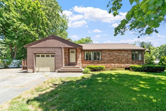 5 Fairmeadow Rd, Wilmington, MA 01887