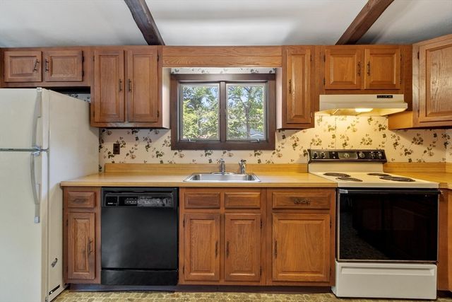 5 Fairmeadow Rd, Wilmington, MA 01887