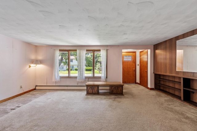 5 Fairmeadow Rd, Wilmington, MA 01887