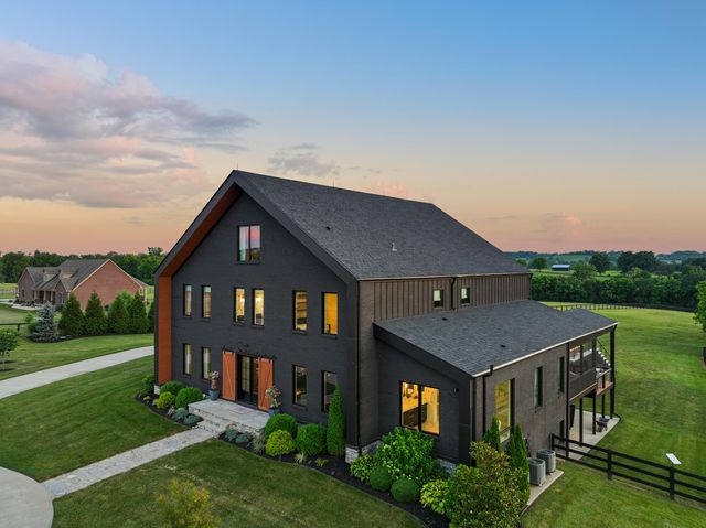 689 Sarah Blake Lane, Versailles, KY 40383