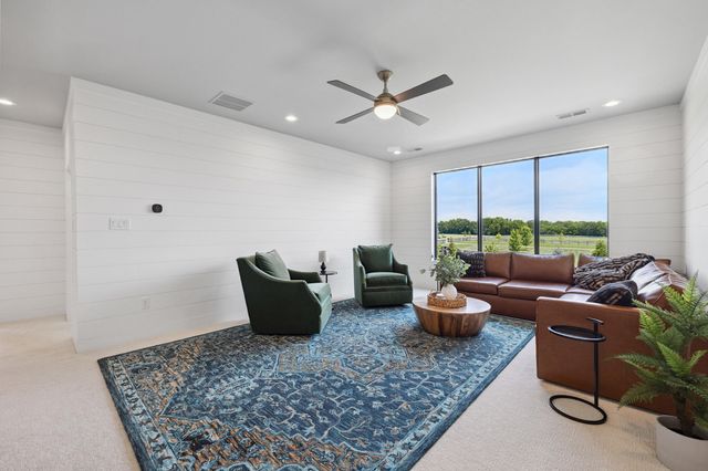 689 Sarah Blake Lane, Versailles, KY 40383