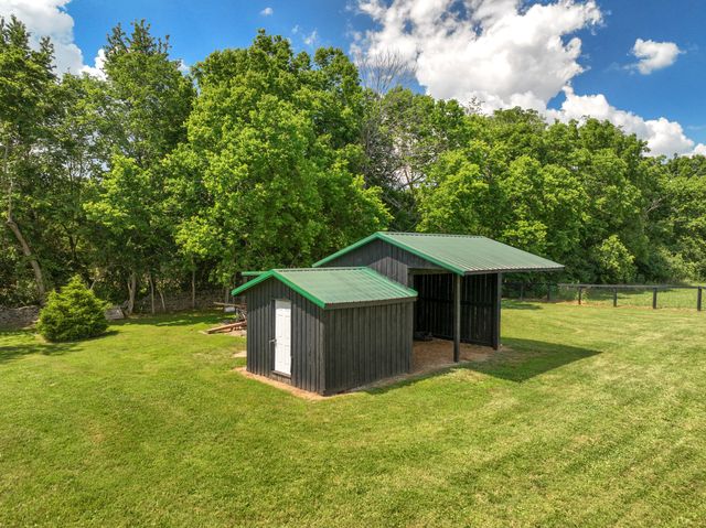 689 Sarah Blake Lane, Versailles, KY 40383