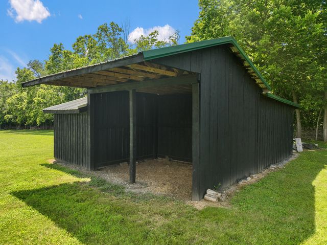 689 Sarah Blake Lane, Versailles, KY 40383