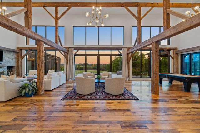 689 Sarah Blake Lane, Versailles, KY 40383