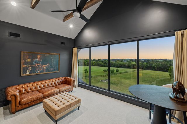 689 Sarah Blake Lane, Versailles, KY 40383