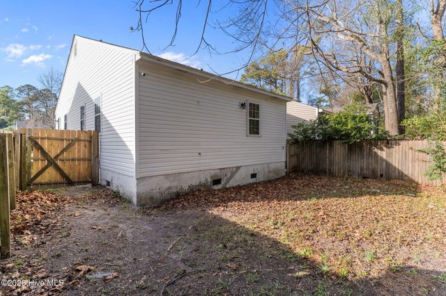 619 Varsity Drive, Wilmington, NC 28403