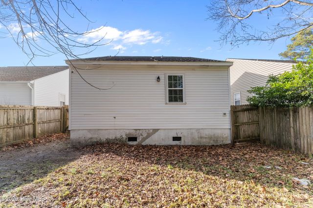 619 Varsity Drive, Wilmington, NC 28403