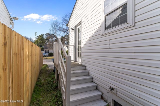 619 Varsity Drive, Wilmington, NC 28403