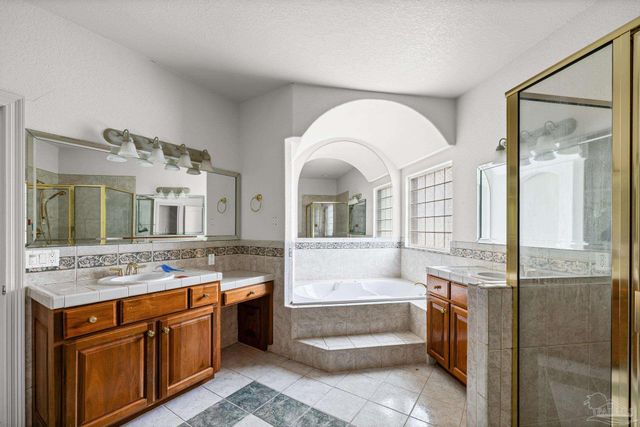 7934 Castle Pointe Way, Pensacola, FL 32506