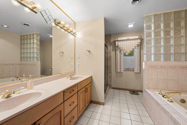 7125 Dove Drive, Schererville, IN 46375