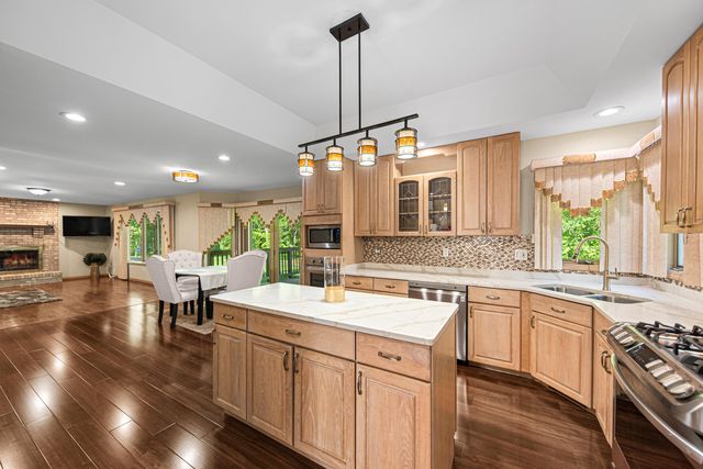 7125 Dove Drive, Schererville, IN 46375