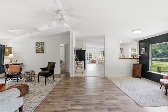4215 SW 253RD TERRACE, Newberry, FL 32669