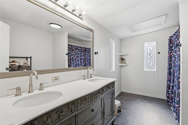 4215 SW 253RD TERRACE, Newberry, FL 32669