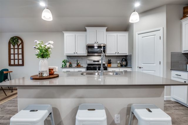 1349 Rolling Meadows Drive, Cedar Hill, TX 75104