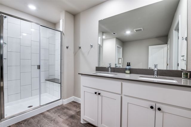 1349 Rolling Meadows Drive, Cedar Hill, TX 75104