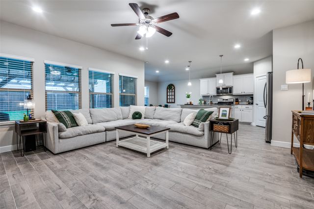 1349 Rolling Meadows Drive, Cedar Hill, TX 75104