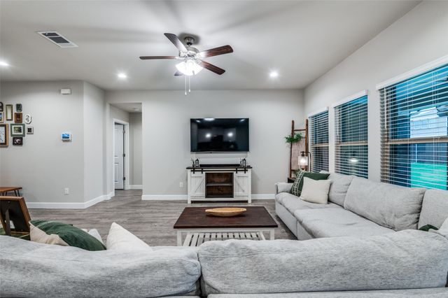 1349 Rolling Meadows Drive, Cedar Hill, TX 75104