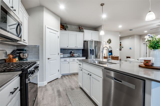 1349 Rolling Meadows Drive, Cedar Hill, TX 75104