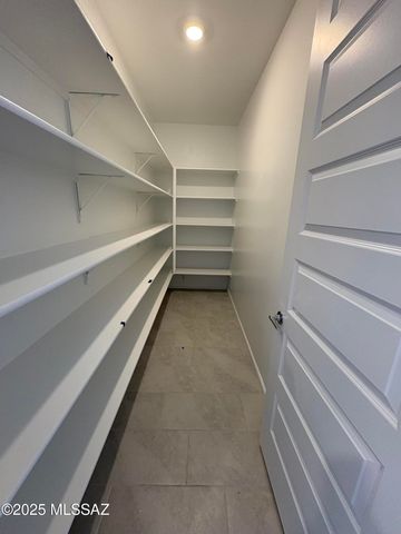 8989 E Moontear Way, Vail, AZ 85641