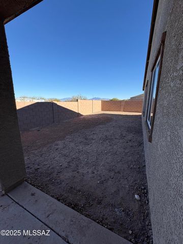 8989 E Moontear Way, Vail, AZ 85641