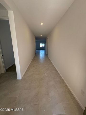 8989 E Moontear Way, Vail, AZ 85641