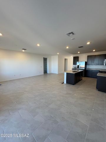 8989 E Moontear Way, Vail, AZ 85641