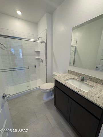 8989 E Moontear Way, Vail, AZ 85641