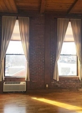 24 Norman St 204, Salem, MA 01970