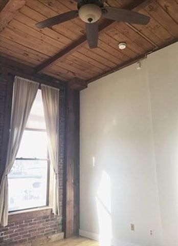 24 Norman St 204, Salem, MA 01970