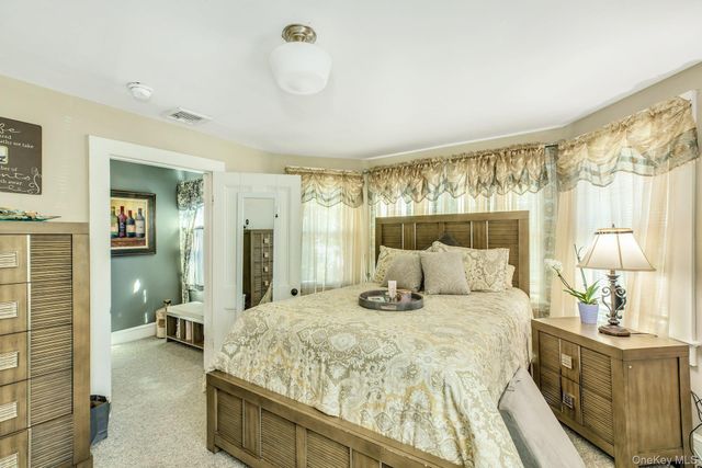 43 James Street, Babylon, NY 11702