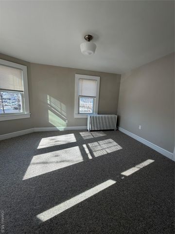 43 James Street, Babylon, NY 11702