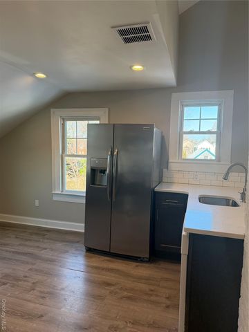 43 James Street, Babylon, NY 11702